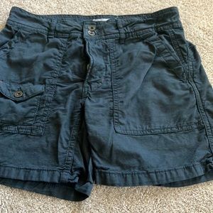 Anthropologie the wanderer cargo shorts. Blue/ gray color EUC